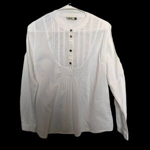 Gorgeous Levi's Long Sleeve white 1/3 button down blouse crew neck Large